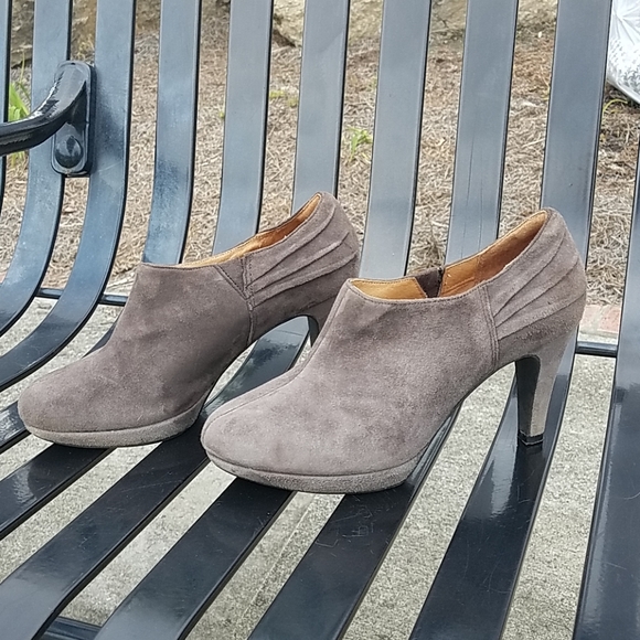 Clarks Shoes - ((Clark's Indigo))